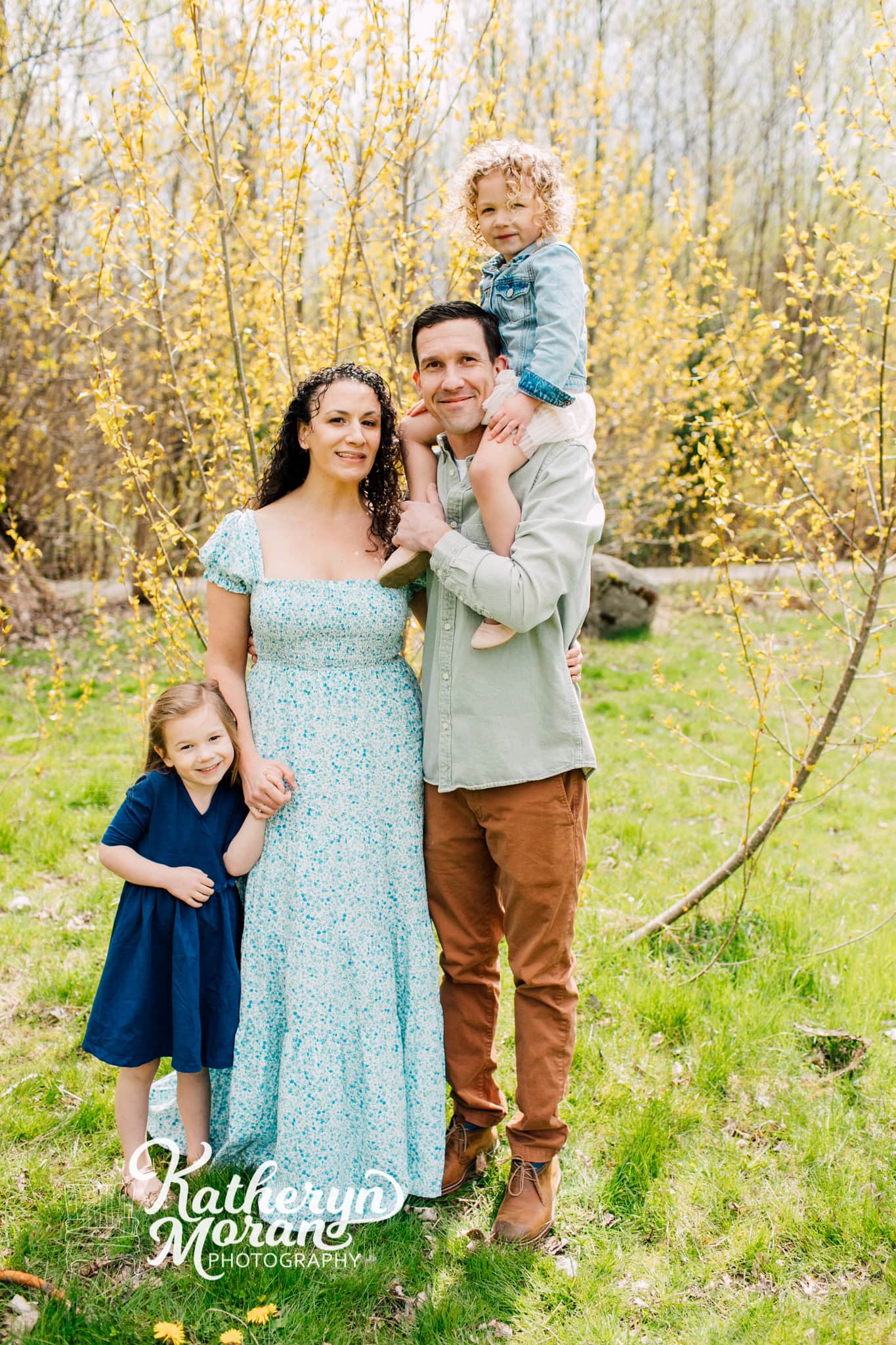 Squalicum Beach Bellingham Family Maternity Engagement Photographer Katheryn Moran Photography