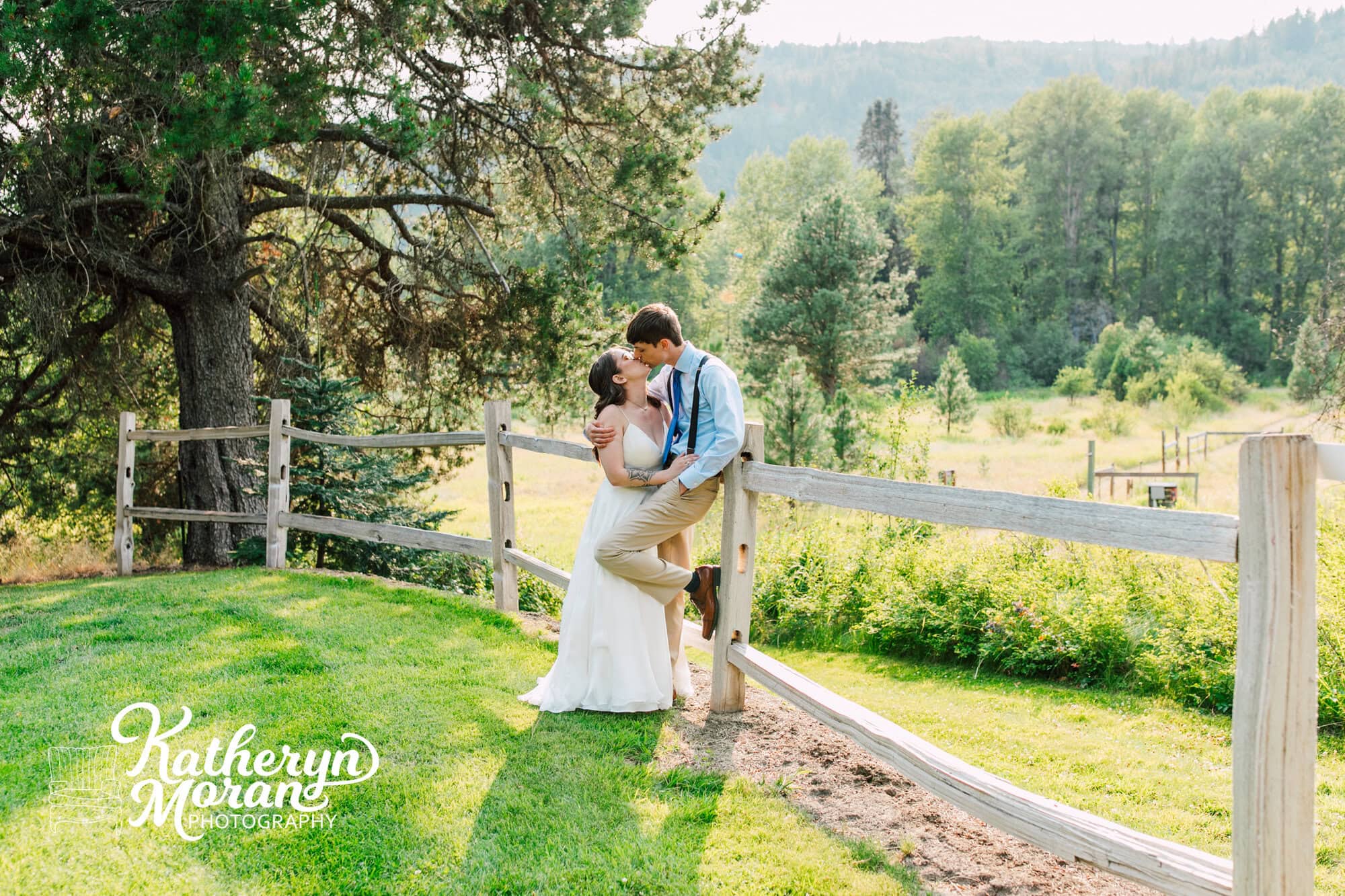 leavenworth professional wedding photographer katheryn moran pine river ranch