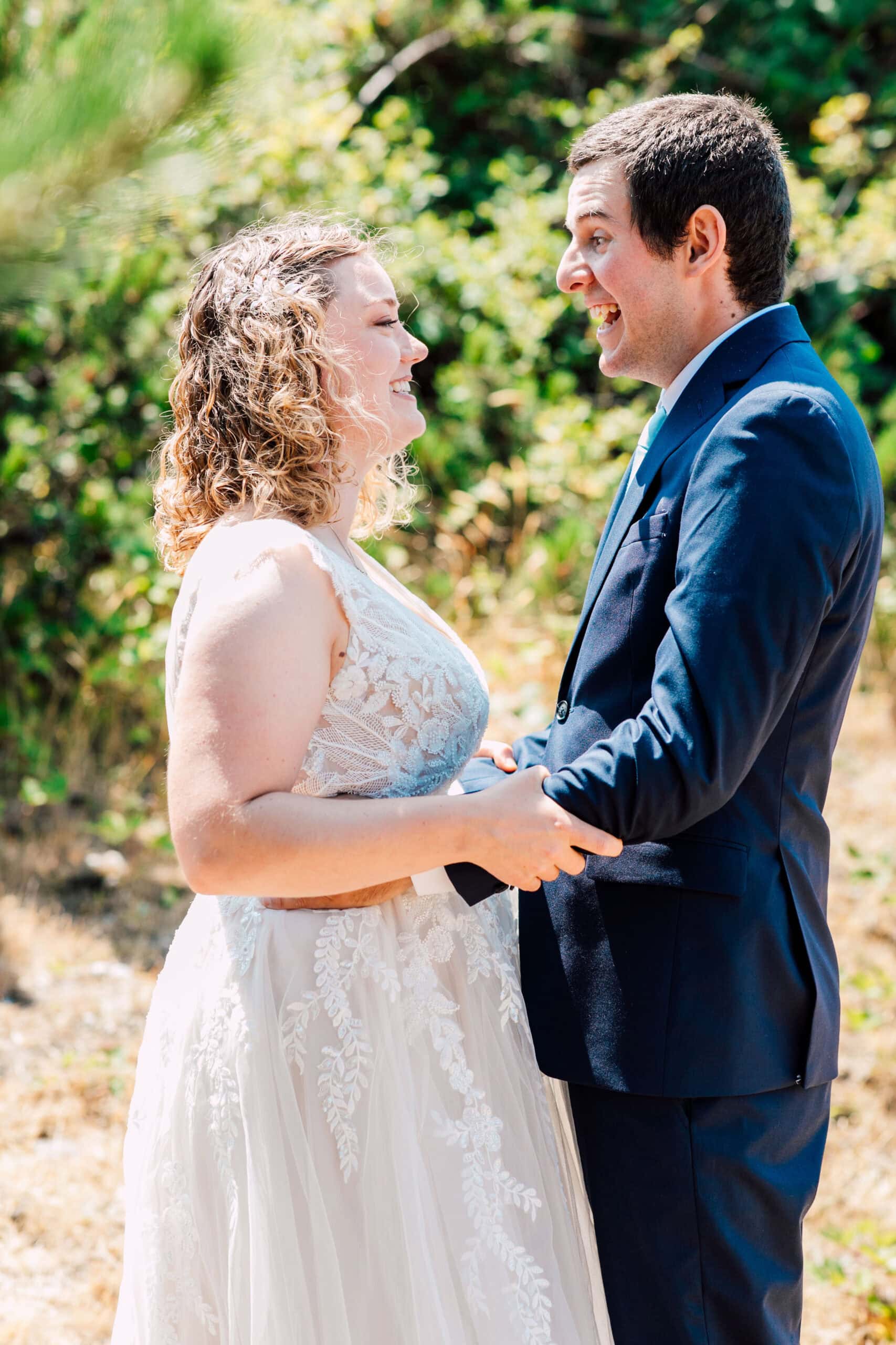 Professional Wedding Photographer Katheryn Moran Beautiful Backyard Wedding Point Roberts WA