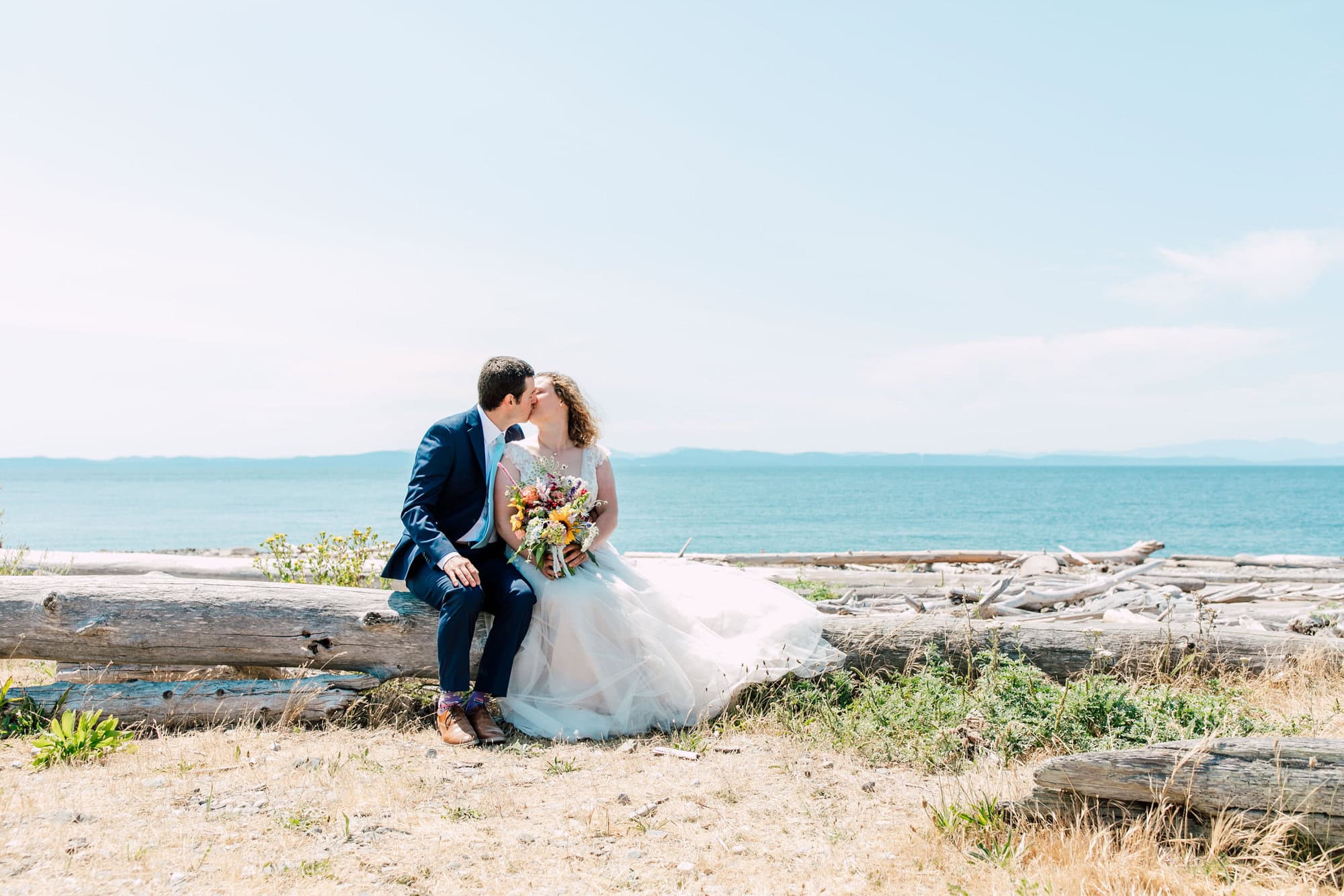 Professional Wedding Photographer Katheryn Moran Beautiful Backyard Wedding Point Roberts WA