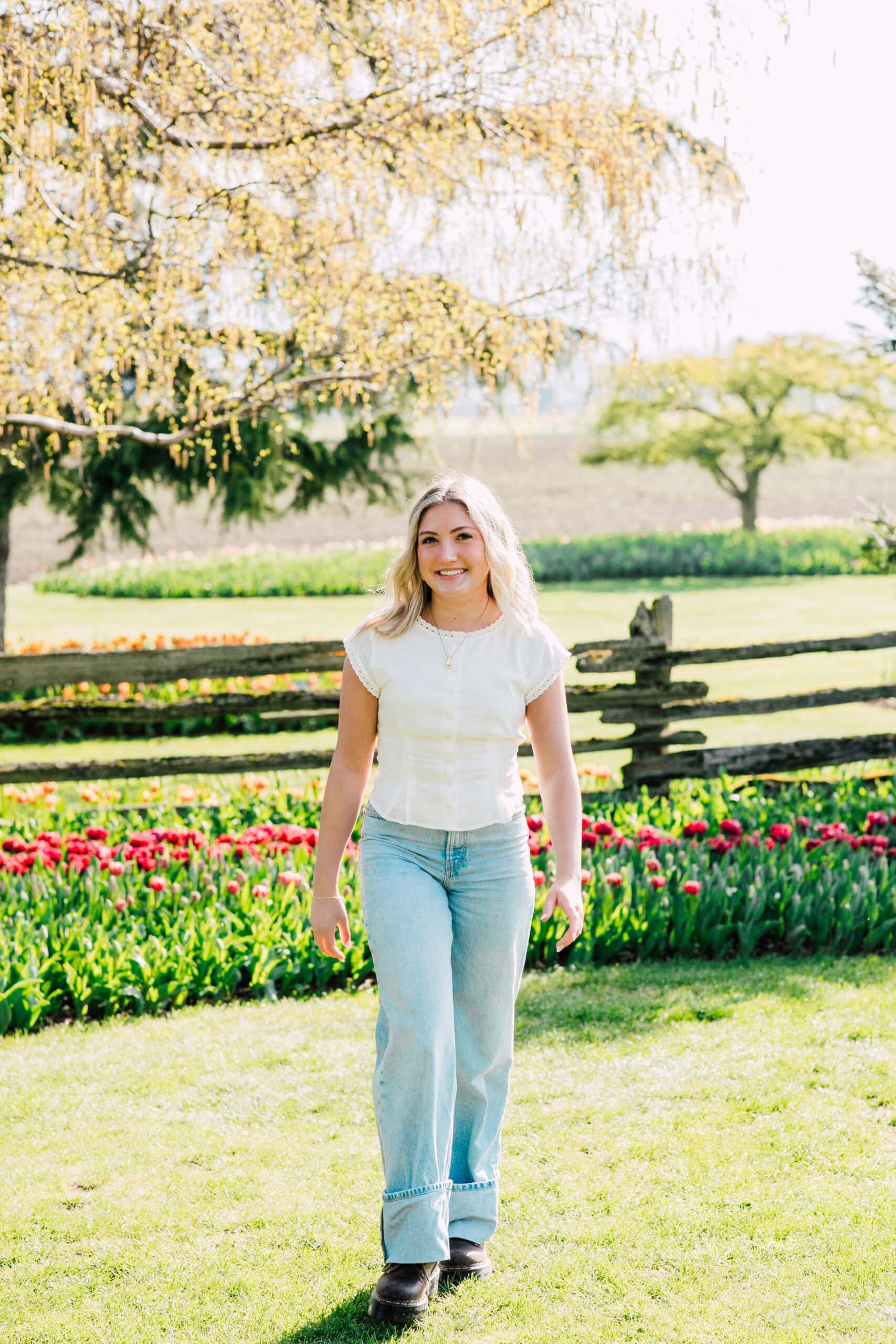 Bellingham Professional Photographer Graduation Photos Roozengaarde Tulip Festival